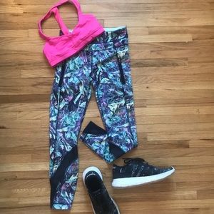 Lululemon athletes leggings